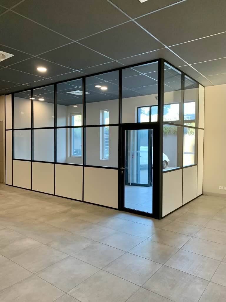 sas d'entré en aluminium pour bureaux type Tiazo à Marseille