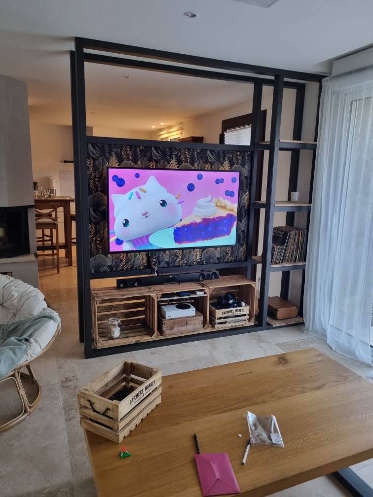 Meuble TV sur Mesure en Aluminium Laqué Noir – Pertuis 84120