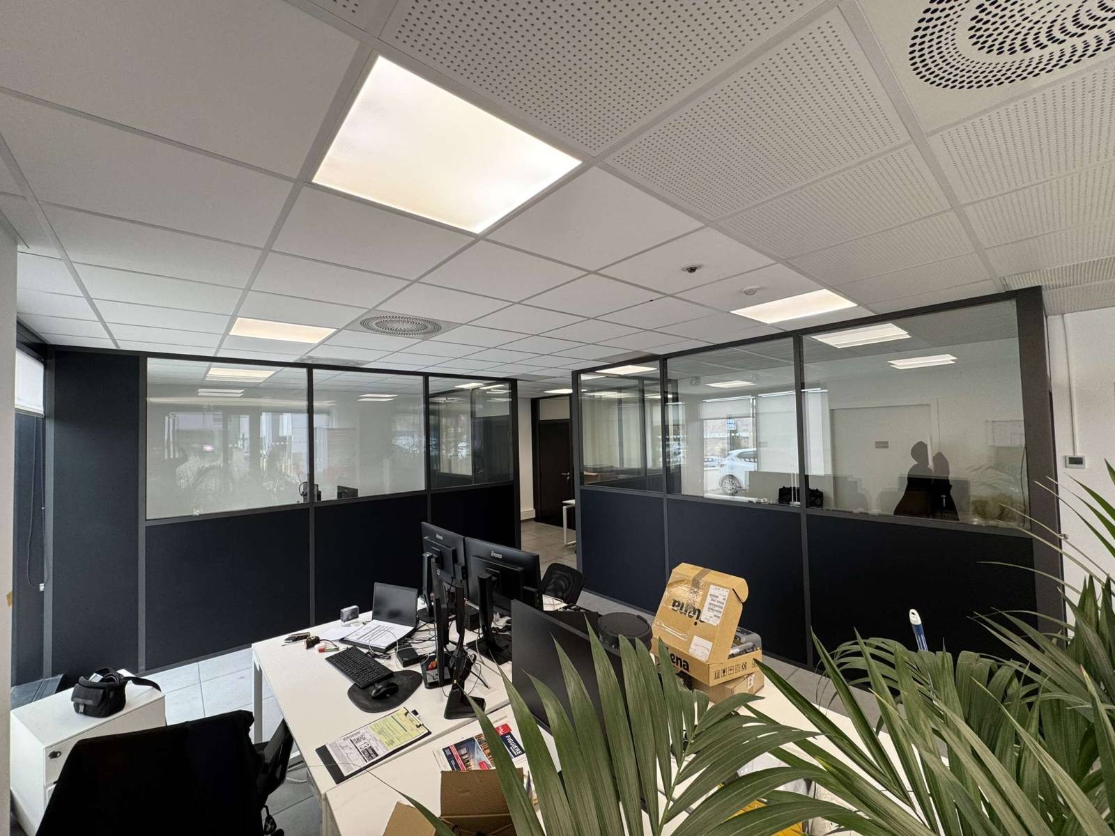 Fourniture et pose de cloisons amovibles pour bureaux Toulon et le Var (83)
