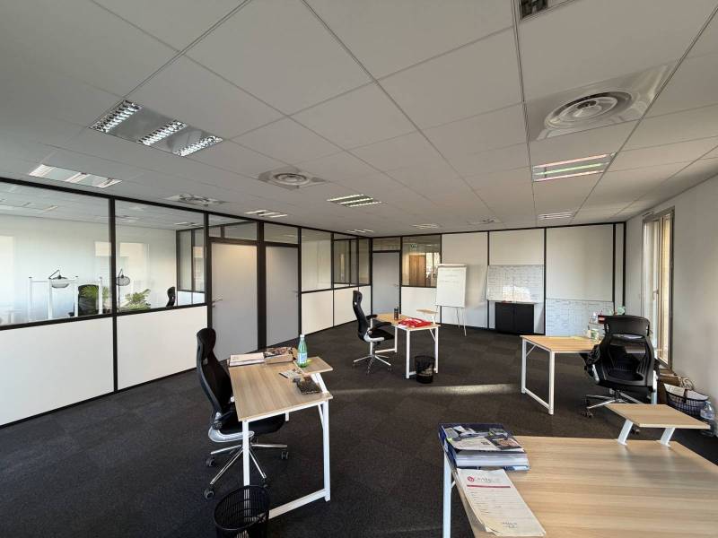 Division de plateaux de bureaux professionnels et particuliers pour sous-location secteur Marseille et ses alentours