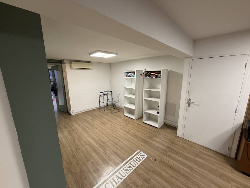 Aménagement d'un Cabinet de Kinésithérapie à la Cité Radieuse : Cloisonnement Amovible Haute Performance et Respect du Patrimoine Le Corbusier