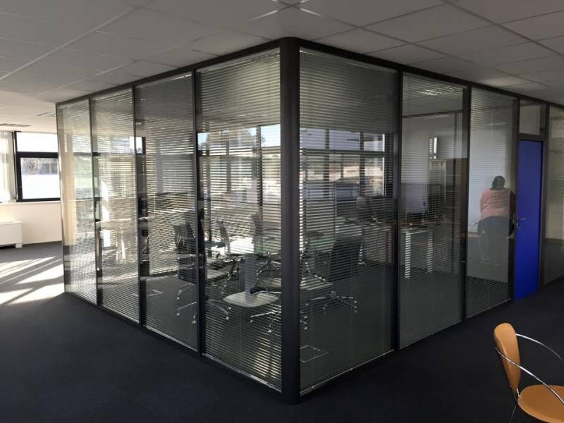 Aménagement de bureaux avec cloisons amovibles à Marseille (8ème arrondissement)