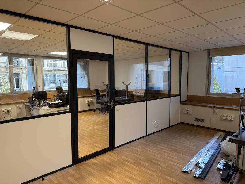 Création et modifications de salle de réunion et de bureaux sur mesure à Marseille 13008