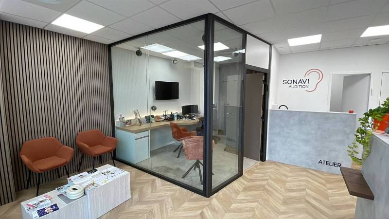 Aménagement de cabinets médicaux et paramédicaux à Marseille : cloisons acoustiques aux normes.