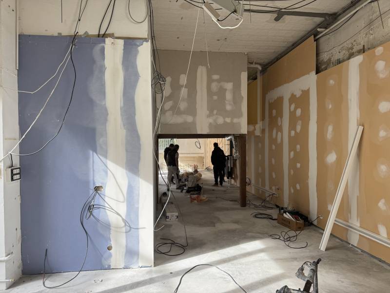 Transformation d’un local brut en cabinet médical moderne à Marseille 13